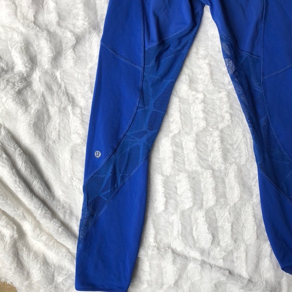 Lululemon crop with mesh panels - Picture 3 of 5